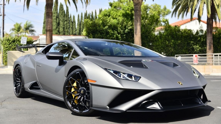 Lamborghini Huracan STO cũ được rao bán lại với giá hơn nửa triệu USD