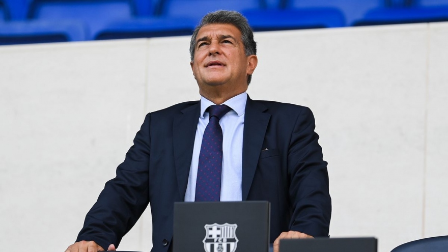 Chủ tịch Laporta kêu gọi CĐV Barca kiên nhẫn sau trận thua Bayern Munich