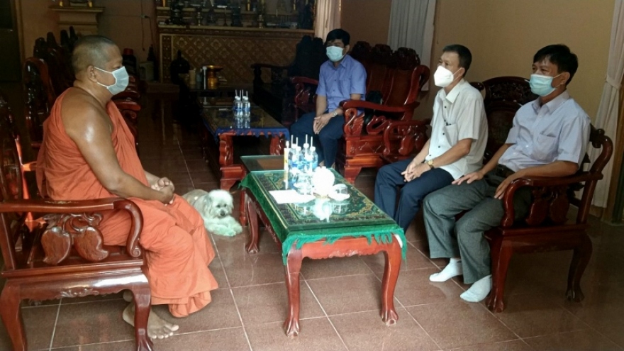Trà Vinh tổ chức thăm và tặng quà mừng lễ Sêne Đônta năm 2021