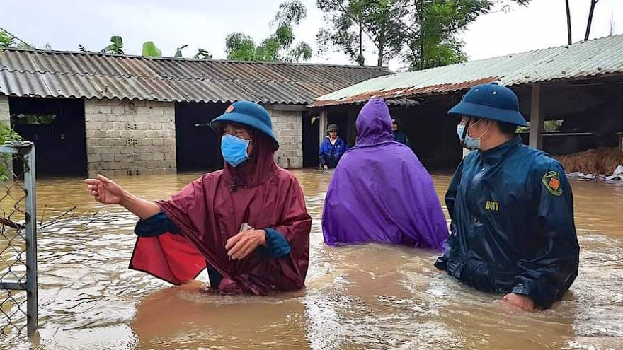 Hồ chứa nước, thủy điện tại Nghệ An xả tràn khiến quốc lộ bị ngập, giao thông chia cắt