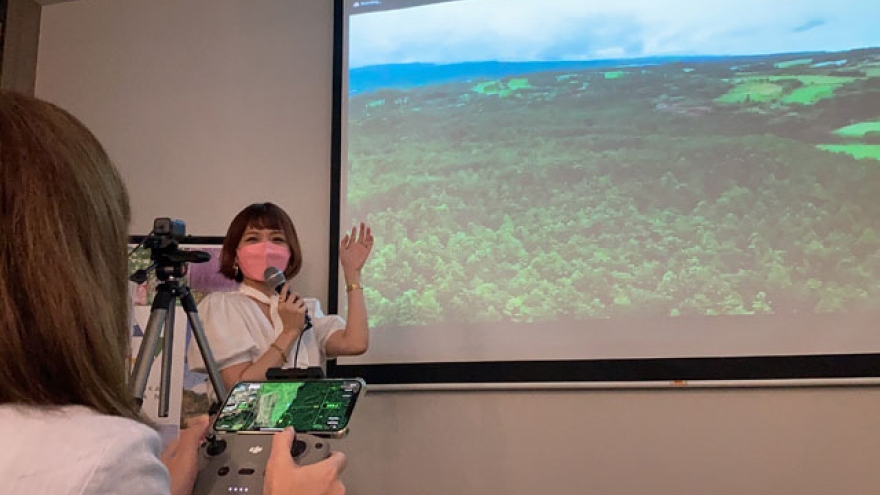 Tour du lịch ảo mới lạ: Tự tay lái drone ngắm cảnh Nhật Bản