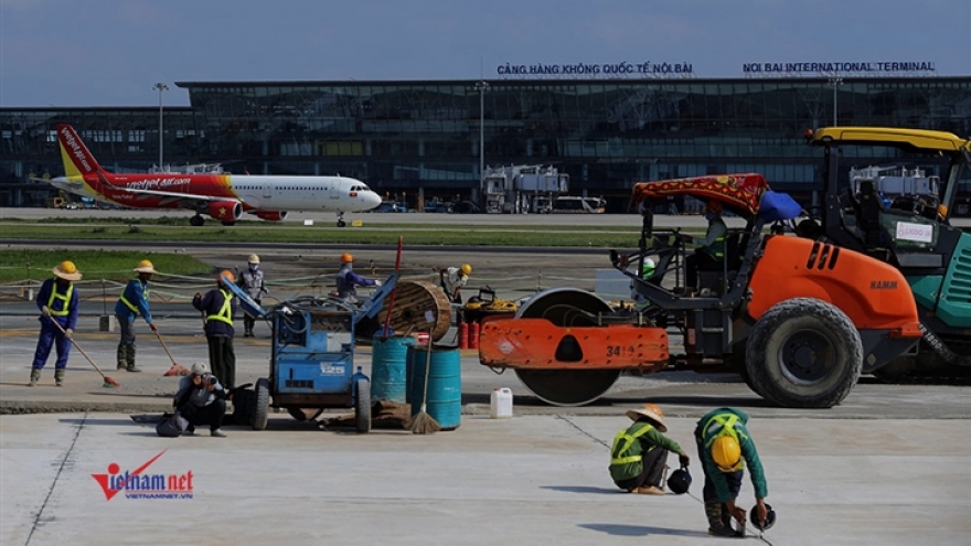 Chính thức đưa đường băng sân bay Nội Bài vào khai thác sau khi sửa chữa