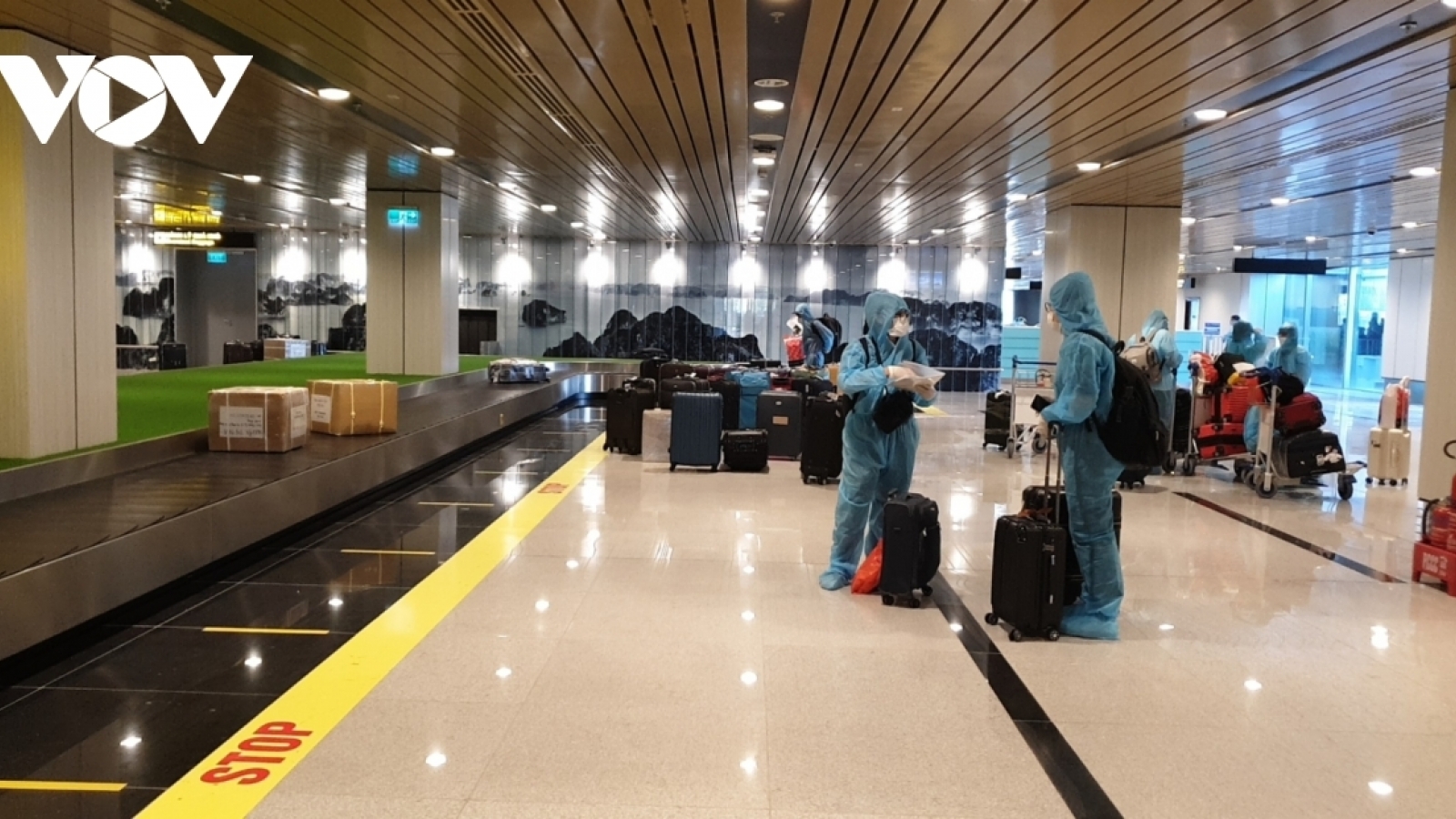 Vietnam accelerates vaccine passport scheme for foreign citizens