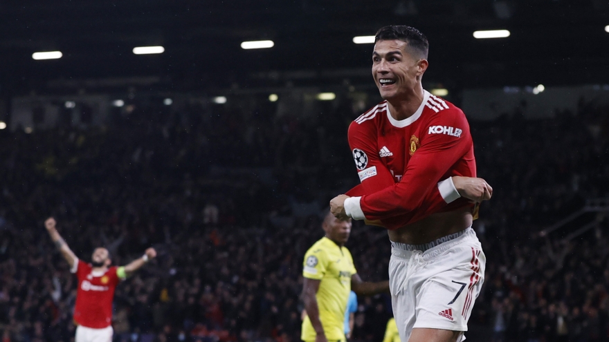 Ronaldo thiết lập hàng loạt kỷ lục ở Champions League sau khi "giải cứu" MU