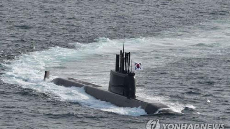 Hàn Quốc thử nghiệm tên lửa đạn đạo phóng từ tàu ngầm đầu tiên