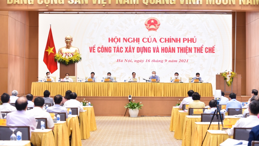 Thủ tướng chủ trì hội nghị về xây dựng và hoàn thiện thể chế