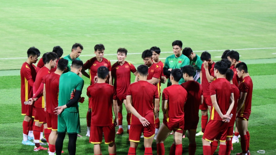 ĐT Việt Nam làm quen sân Sultan Qaboos, sẵn sàng đối đầu đội chủ nhà Oman