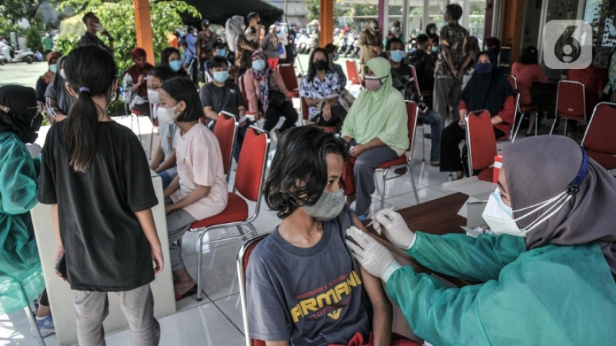 Indonesia và Philippines gần hoàn thành việc tiêm chủng khu vực thủ đô
