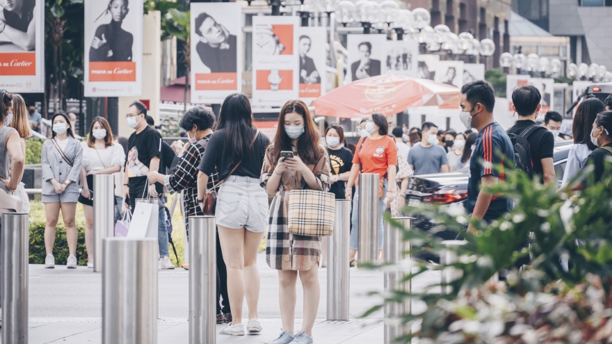 Singapore chỉ cho phép những người đã tiêm đủ vaccine đi làm