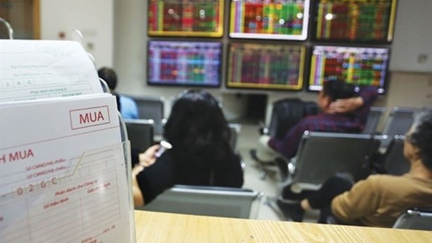 Securities market attracts US$12.8 billion, up 12% in nine months