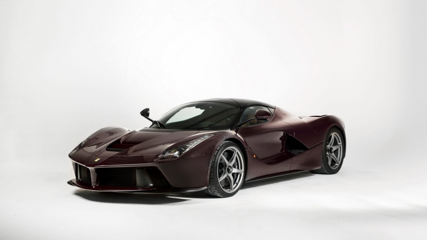 Siêu xe Ferrari LaFerrari màu sơn độc nhất được đem đấu giá