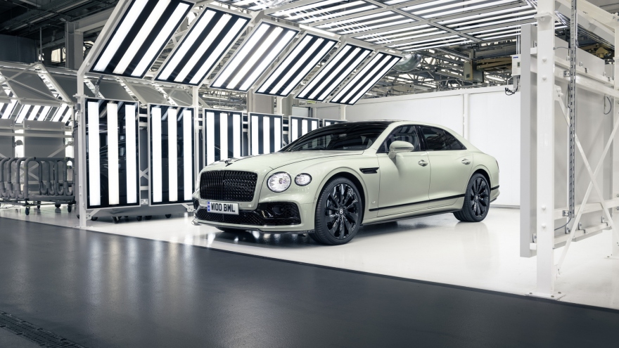 Bentley mang trở lại bốn màu sơn gầm 100 năm tuổi