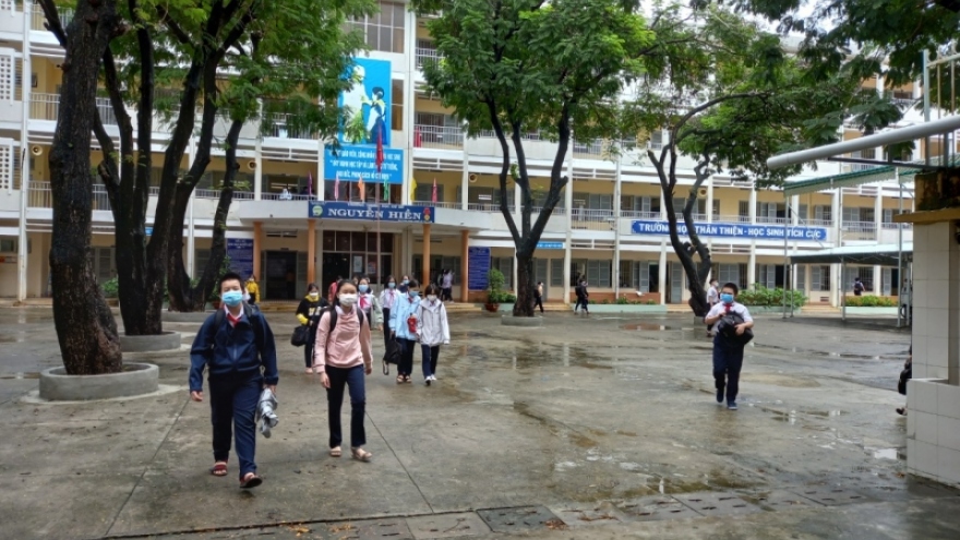 Học sinh toàn tỉnh Khánh Hòa nghỉ học để ứng phó với áp thấp nhiệt đới, bão