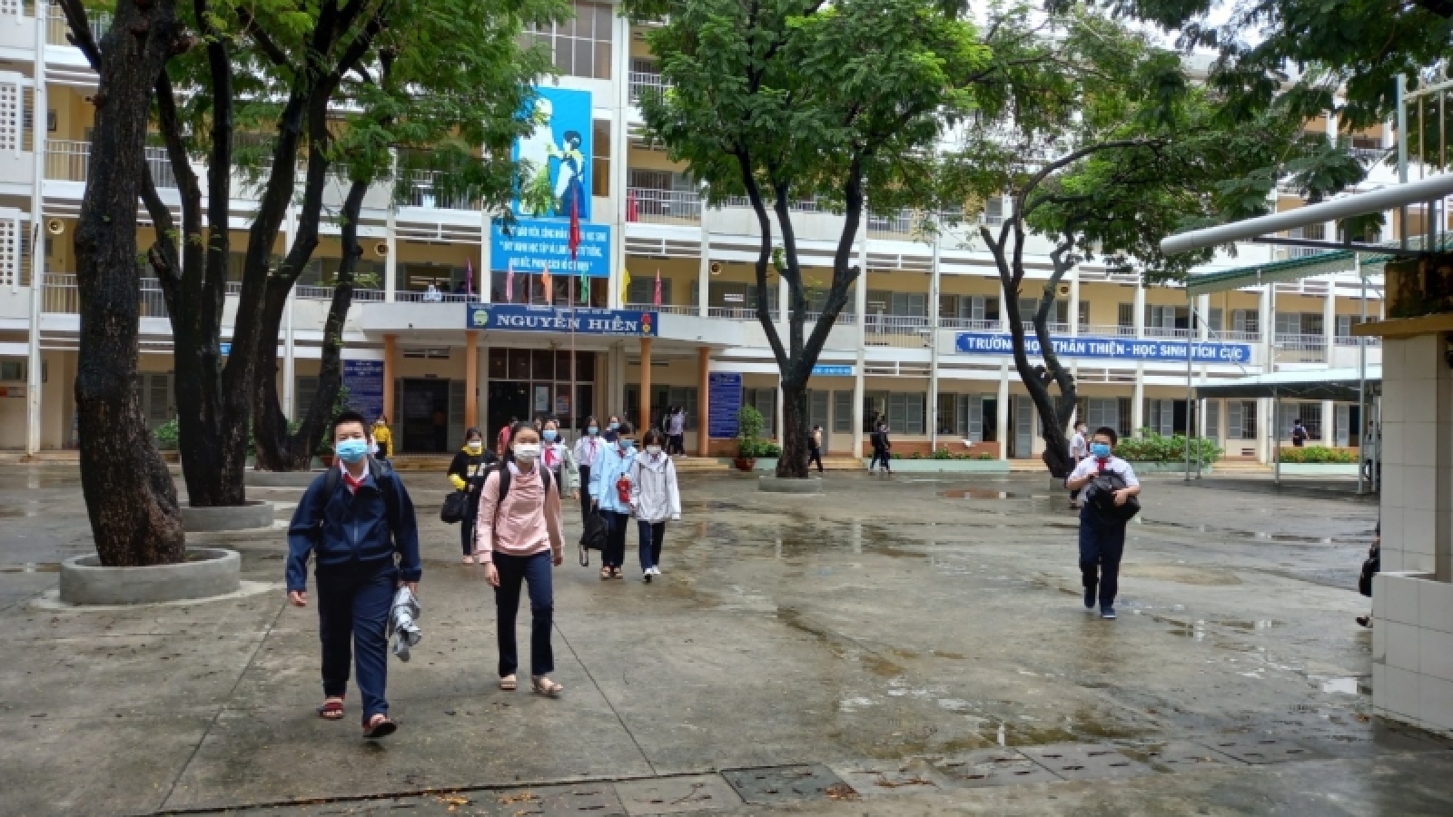 Học sinh toàn tỉnh Khánh Hòa nghỉ học để ứng phó với áp thấp nhiệt đới, bão