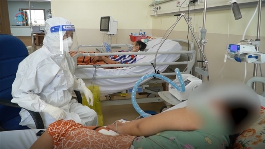 Bệnh nhân khỏi Covid-19: "Tôi run lên và ớn lạnh khi nghe tiếng xe cứu thương"