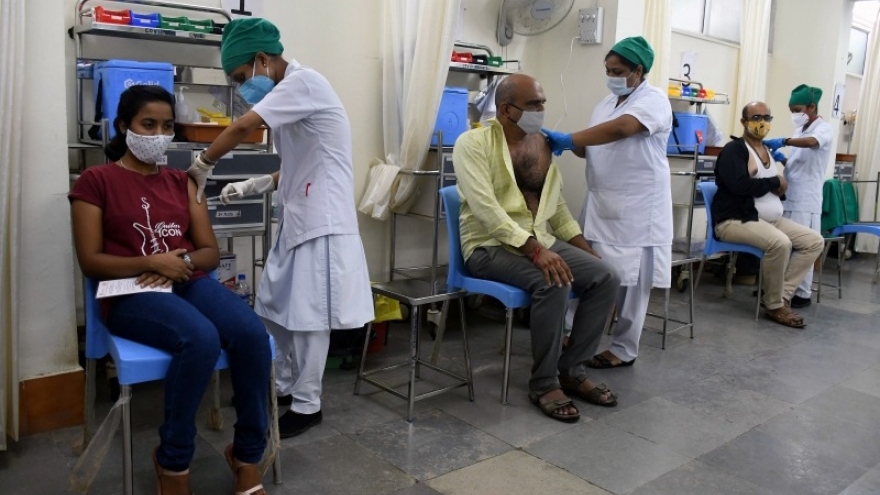 Ấn Độ chưa vội cấp phép vaccine Covid-19 cho trẻ em