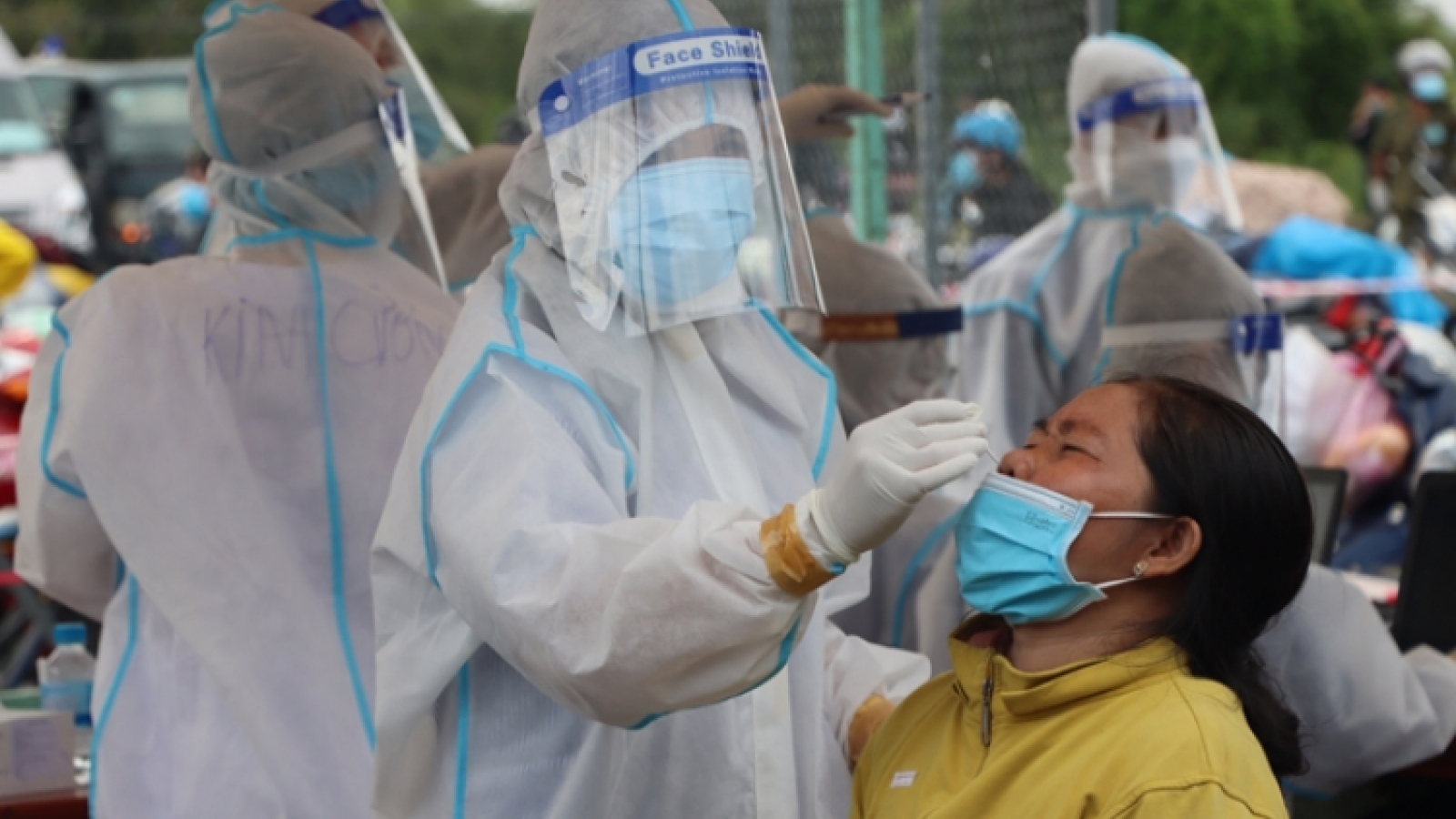 COVID-19: Daily caseload falls sharply to 3,513 in Vietnam 