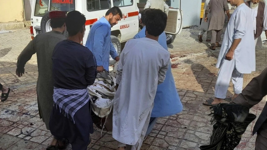IS tấn công đẫm máu tại Afghanistan, hơn 100 người chết