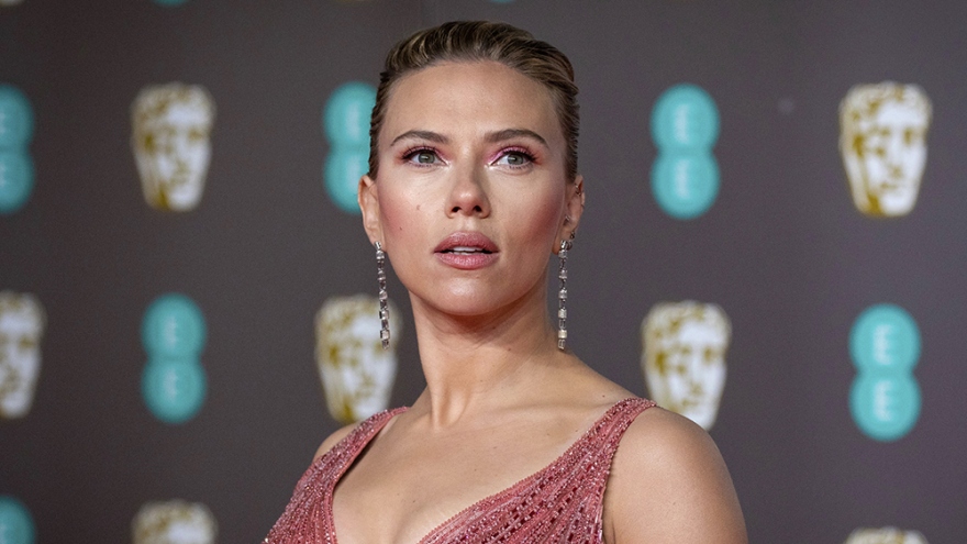 "Black Widow" Scarlett Johansson rút đơn kiện Disney 