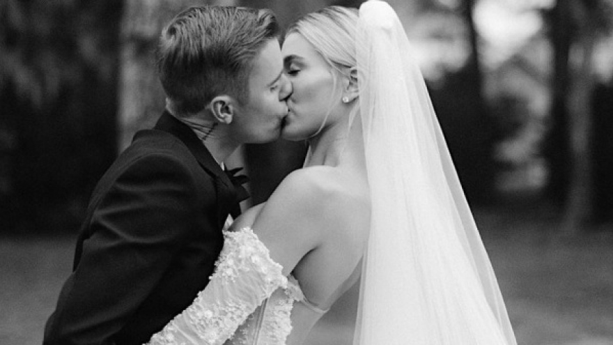 Justin Bieber nhắn lời yêu ngọt ngào với vợ nhân kỷ niệm 2 năm ngày cưới