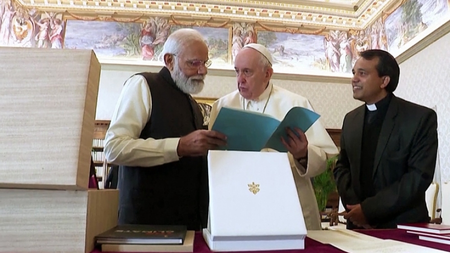 Thủ tướng Ấn Độ Modi gặp Giáo hoàng Francis