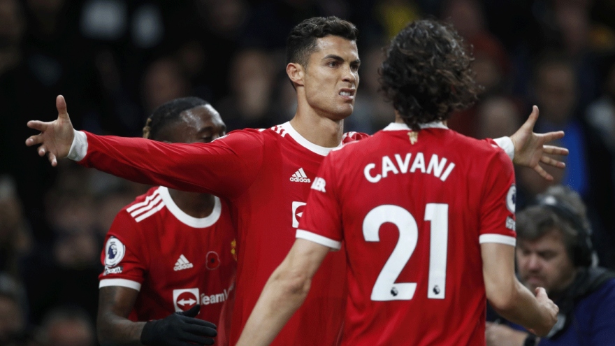 Vòng 10 Ngoại hạng Anh 2021/2022: Ronaldo và Cavani cứu HLV Solskjaer