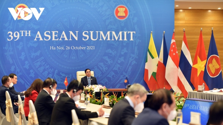 Ảnh: Nhìn lại chuỗi hoạt động của Thủ tướng Việt Nam tại Hội nghị cấp cao ASEAN 