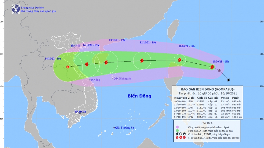 Kompasu moves closer to East Sea, bringing torrential rains to many areas 
