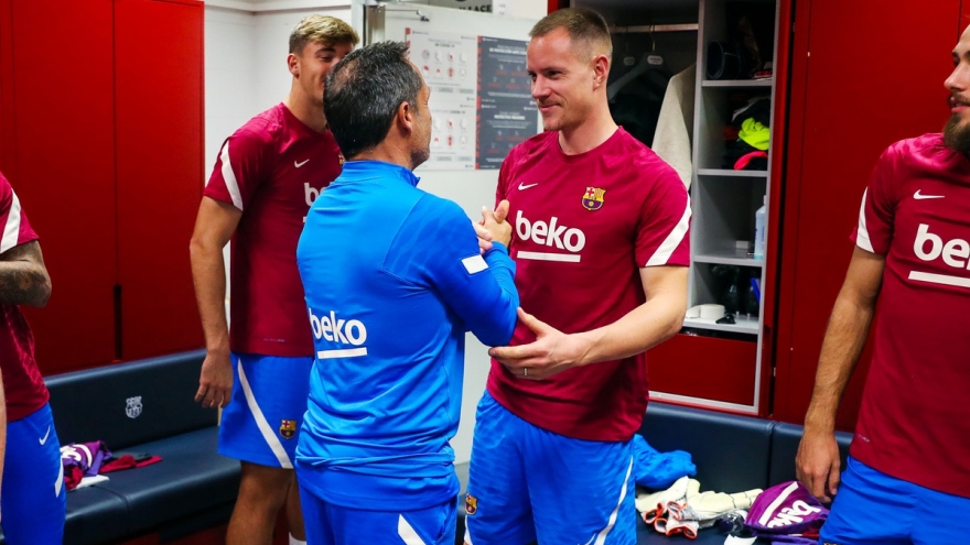 Cầu thủ Barca chào đón HLV tạm quyền 