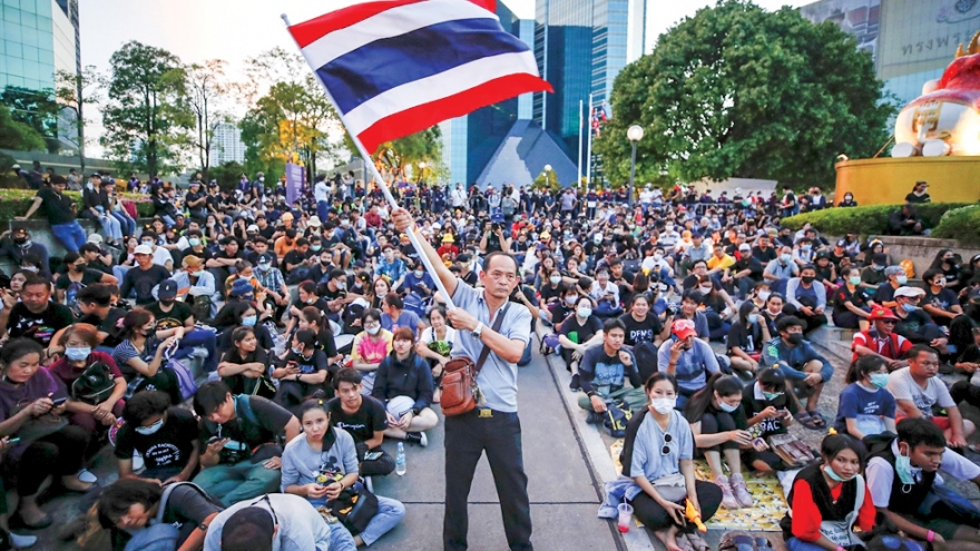 Thái Lan cấm biểu tình khi đất nước mở cửa trở lại
