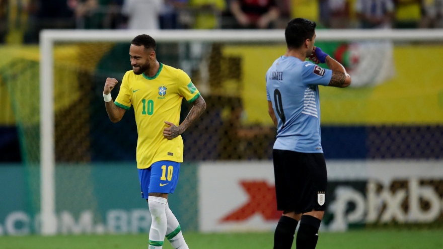 Neymar che mờ Suarez - Cavani, Brazil đại thắng Uruguay
