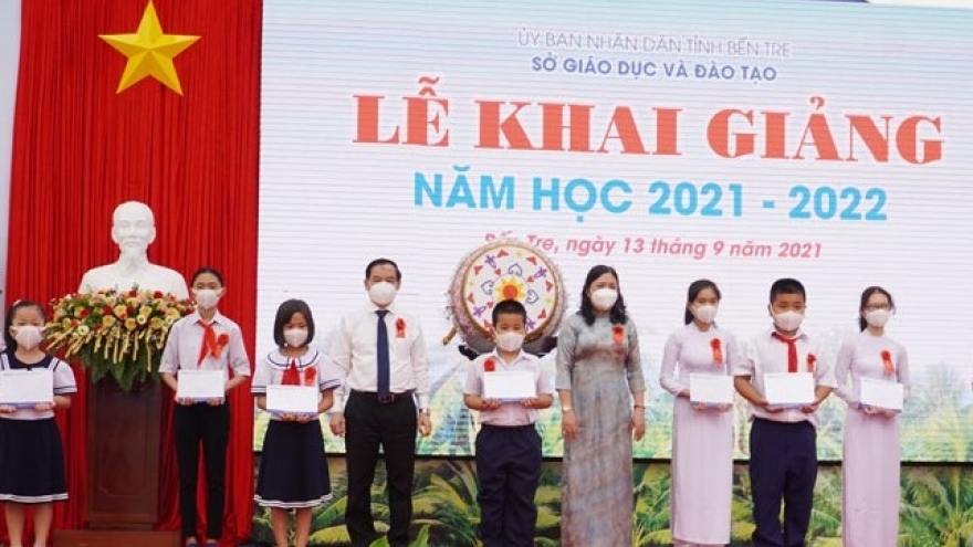 Bến Tre còn hơn 1.800 học sinh, giáo viên chưa trở về quê bước vào năm học mới.