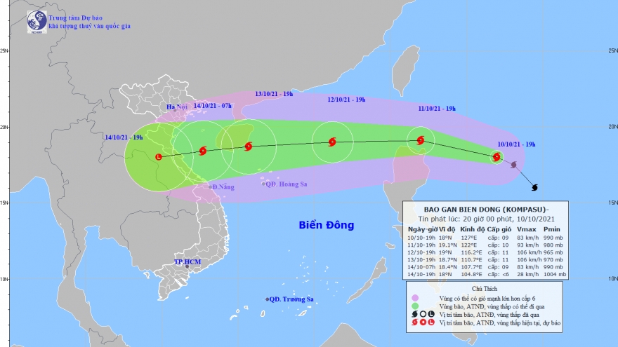 Kompasu moves closer to East Sea, bringing torrential rains to many areas