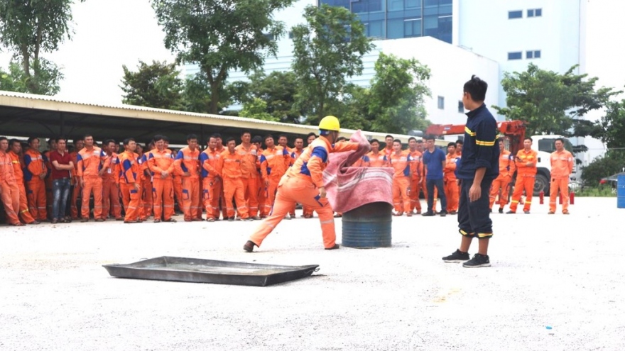 Điện lực miền Bắc đảm bảo phòng cháy trong sử dụng và vận hành lưới điện