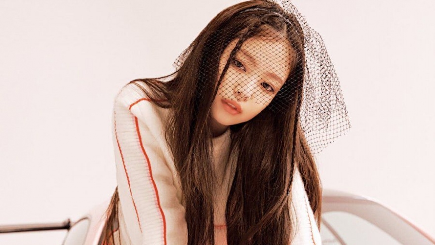 Jennie (BLACKPINK) khoe sắc kiêu kỳ trong loạt thiết kế Coco Neige