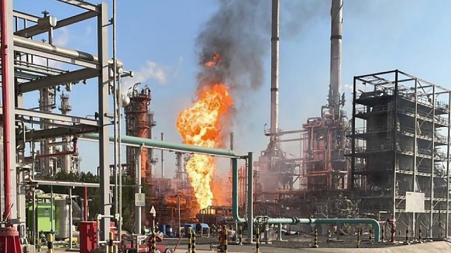 Cháy lớn tại nhà máy lọc dầu ở Kuwait