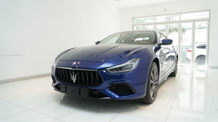 Cận cảnh Maserati Ghibli Hybrid 2021 đầu tiên tại Việt Nam