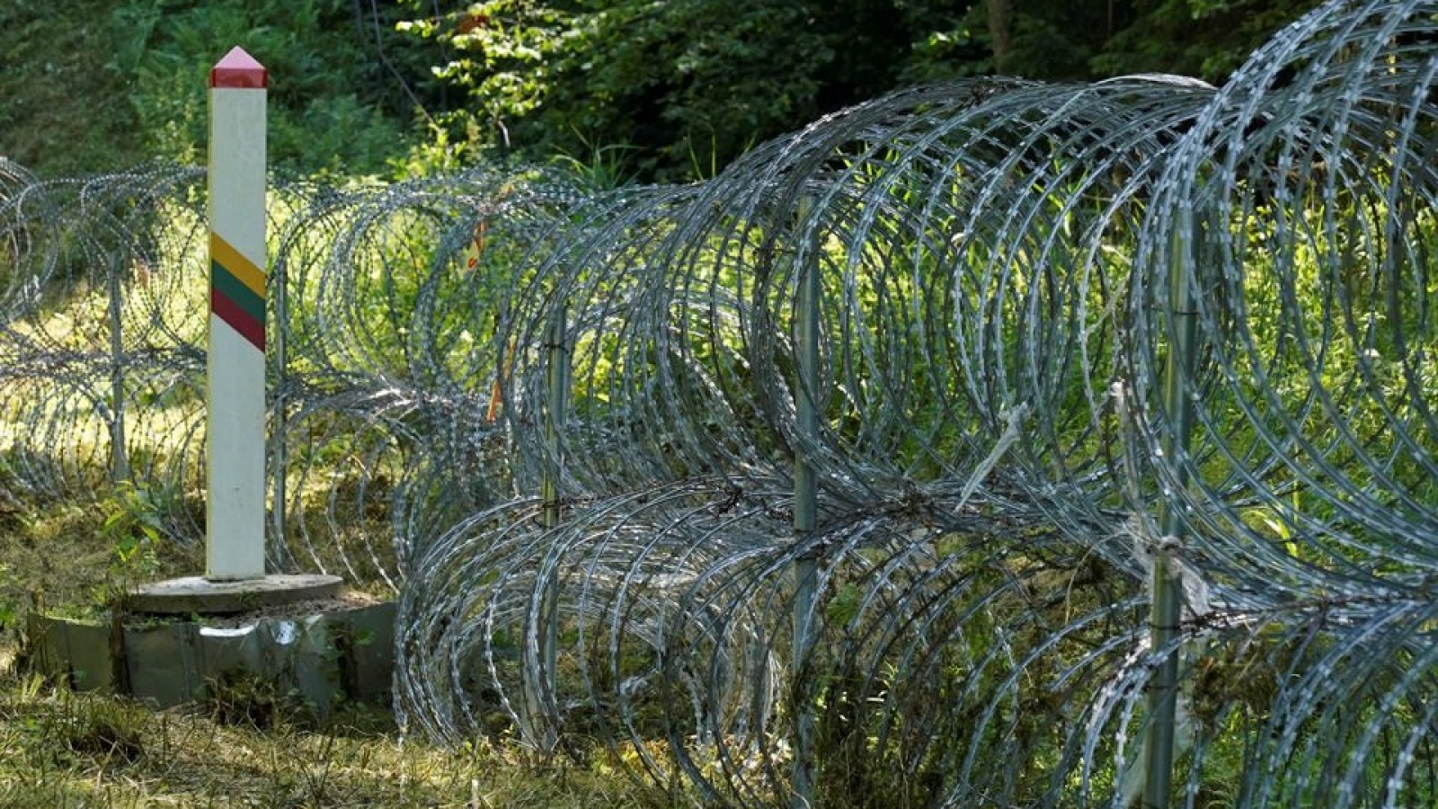Khủng hoảng di cư ở biên giới Belarus: Nga sẵn sàng hỗ trợ, EU và NATO “sắp” hành động
