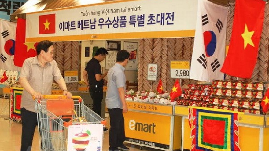 RoK and UK business associations support consumption of Vietnamese goods abroad