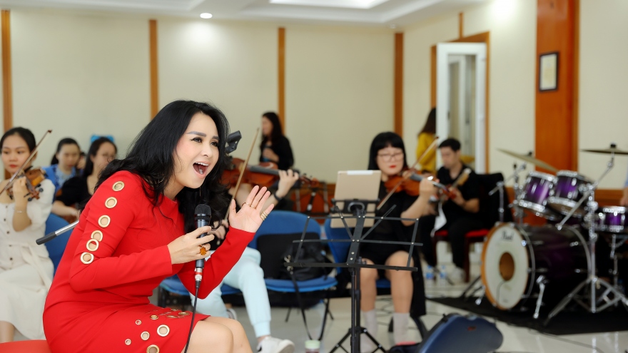 Con rể làm khách mời đặc biệt trong chương trình “Con đường âm nhạc” của diva Thanh Lam