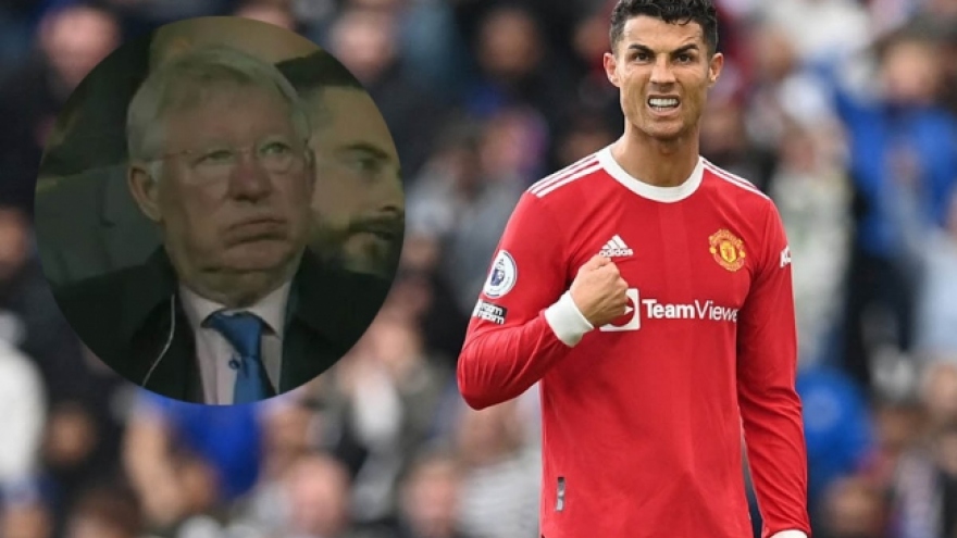 Cận cảnh: Ronaldo và Sir Alex bất lực nhìn MU bị Liverpool vùi dập