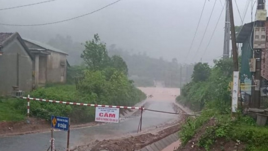 Quảng Trị sơ tán 200 hộ dân vùng ngập lụt đến nơi an toàn