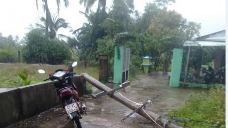 Đà Nẵng hỗ trợ nhà dân bị  hư hỏng do lốc xoáy