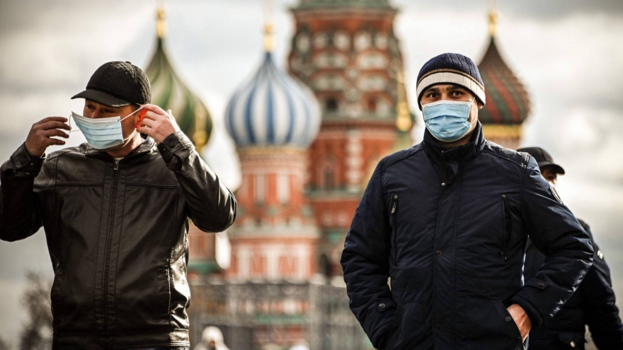 Moscow tái áp đặt biện pháp nghiêm ngặt kiểm soát đà lây nhiễm COVID-19