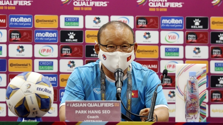 HLV Park Hang Seo thừa nhận mắc sai lầm khiến ĐT Việt Nam thua sát nút ĐT Trung Quốc