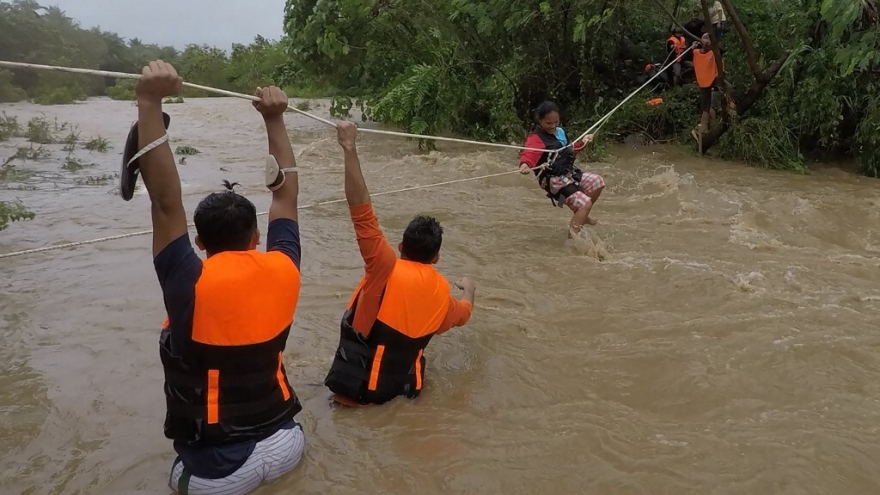 Bão Kompasu gây thiệt hại nặng nề ở Philippines