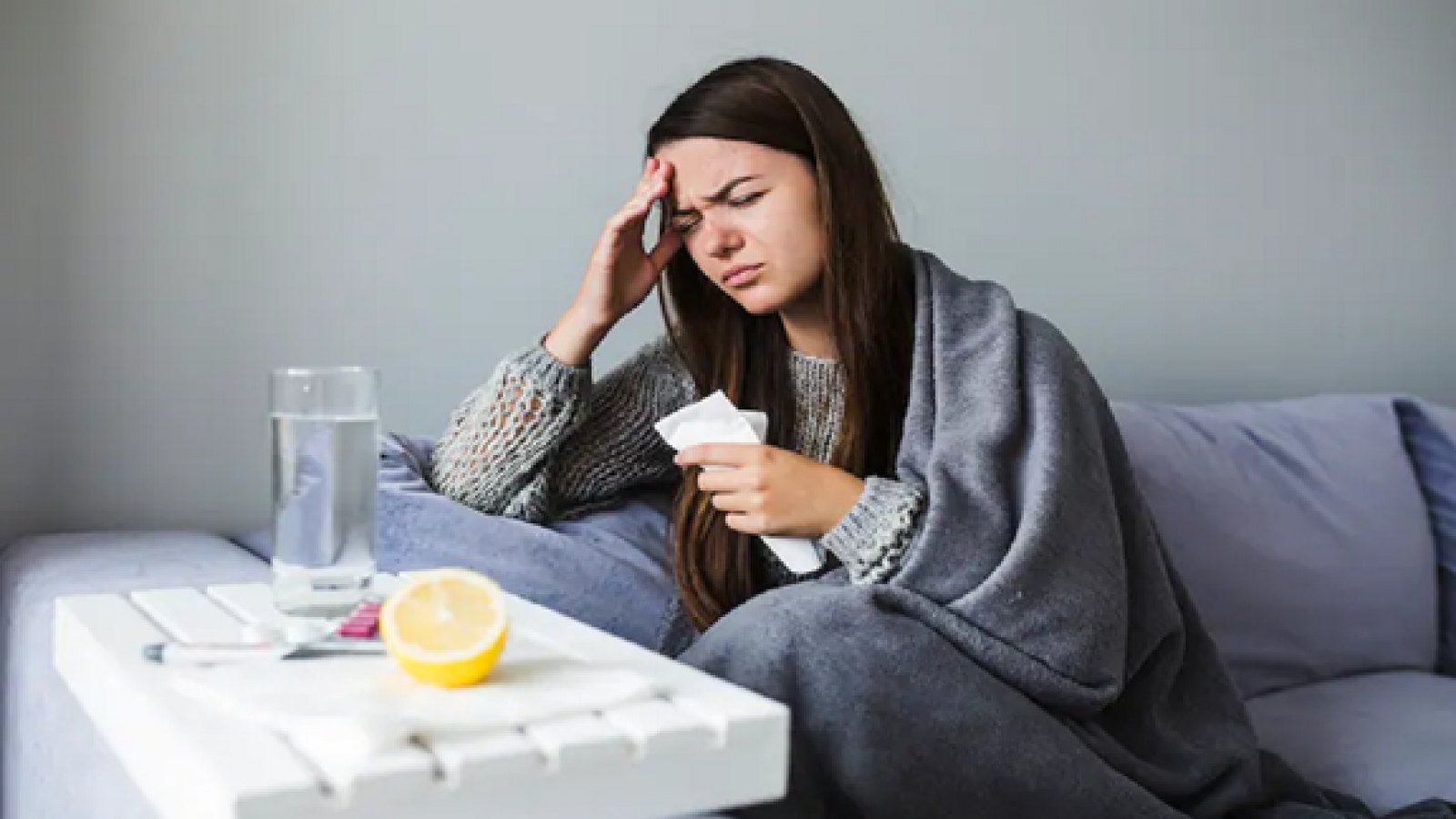 “Dịch bệnh kép" COVID-19 và cúm: Những triệu chứng cần phân biệt và biện pháp phòng ngừa 