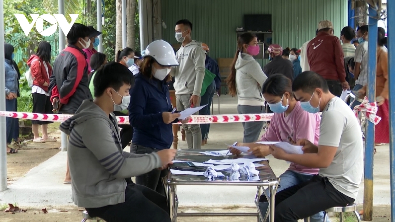 Quang Nam moves to stamp out COVID-19 outbreak at school