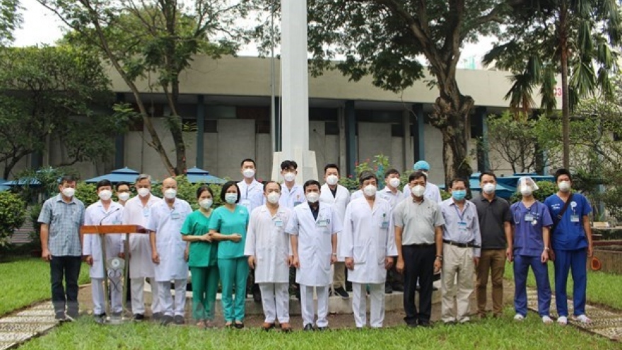HCM City sends health workers to aid other localities in COVID-19 combat