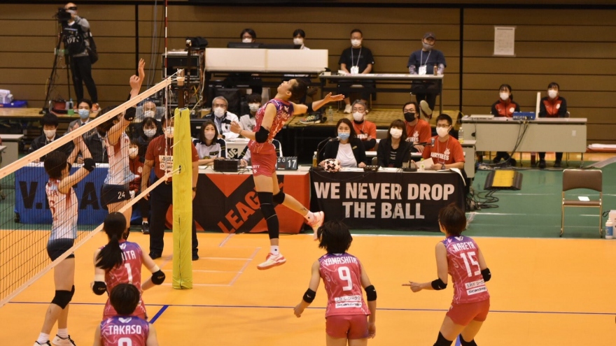 VĐV bóng chuyền Thanh Thúy tỏa sáng ở Nhật Bản 